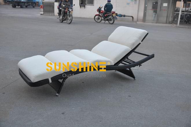 rattan sun lounger